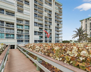 9940 S Ocean Drive - Photo Thumbnail 12