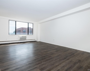 7 Lake Street - Photo Thumbnail 6