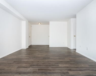 7 Lake Street - Photo Thumbnail 8