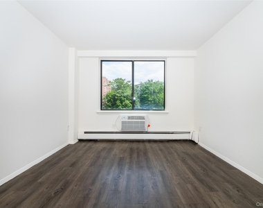 7 Lake Street - Photo Thumbnail 3