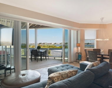 260 Dune Road - Photo Thumbnail 3