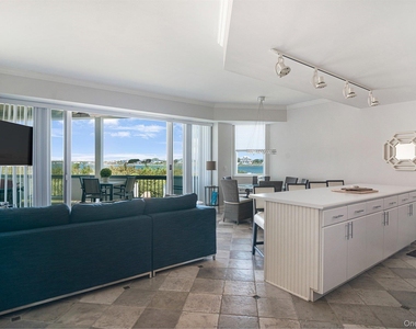 260 Dune Road - Photo Thumbnail 2