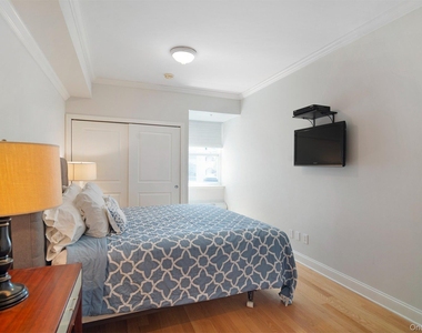 260 Dune Road - Photo Thumbnail 8
