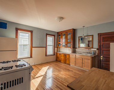 65 Van Derveer Street - Photo Thumbnail 3