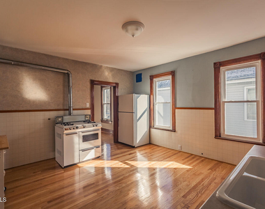 65 Van Derveer Street - Photo Thumbnail 2