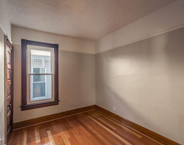 65 Van Derveer Street - Photo Thumbnail 9
