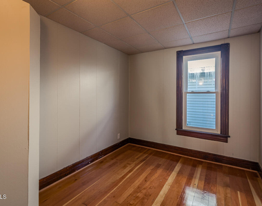 65 Van Derveer Street - Photo Thumbnail 11