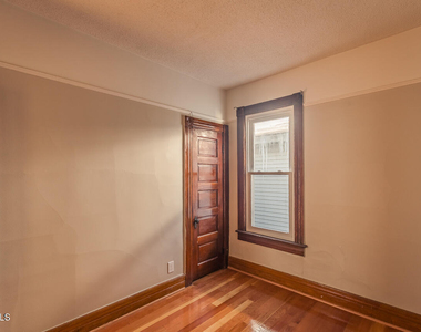 65 Van Derveer Street - Photo Thumbnail 10
