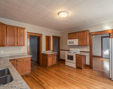 65 Van Derveer Street - Photo Thumbnail 2