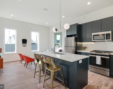 1822 N Front Street - Photo Thumbnail 1
