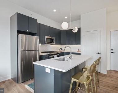 1822 N Front Street - Photo Thumbnail 3