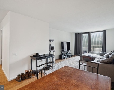 1420 Locust Street - Photo Thumbnail 1