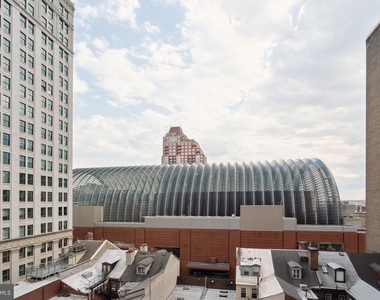 1420 Locust Street - Photo Thumbnail 3