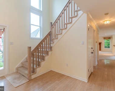 56 W Windrose Drive - Photo Thumbnail 6