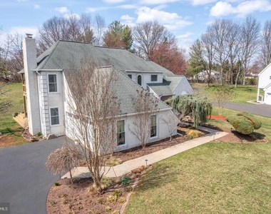 56 W Windrose Drive - Photo Thumbnail 1