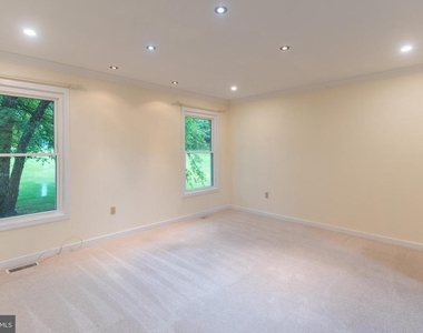 56 W Windrose Drive - Photo Thumbnail 13