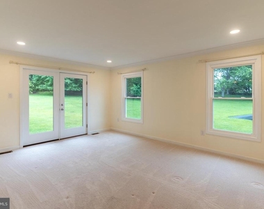 56 W Windrose Drive - Photo Thumbnail 9