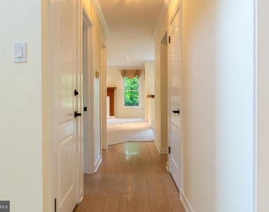 56 W Windrose Drive - Photo Thumbnail 17