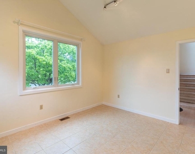 56 W Windrose Drive - Photo Thumbnail 8