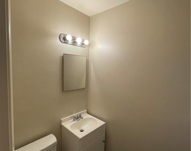 4912 Rosehill Road - Photo Thumbnail 13