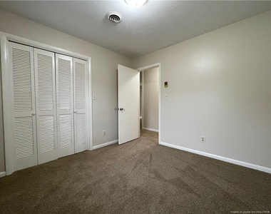 4912 Rosehill Road - Photo Thumbnail 7