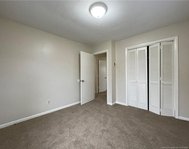 4912 Rosehill Road - Photo Thumbnail 10