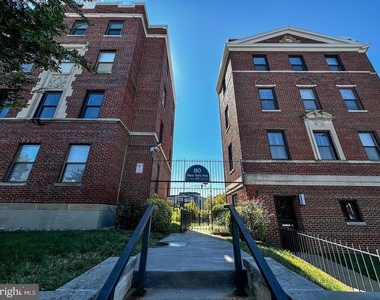 80 New York Avenue Nw - Photo Thumbnail 1