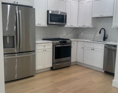 1658 K Street Ne - Photo Thumbnail 4