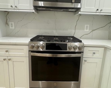 1658 K Street Ne - Photo Thumbnail 6