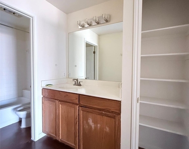 8621 Talyne Chaise Cir - Photo Thumbnail 29