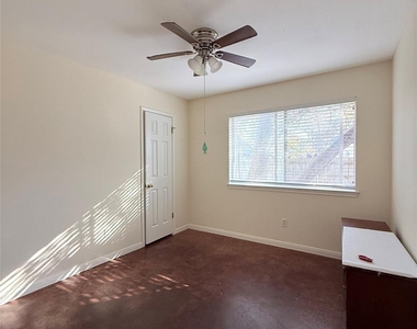 8621 Talyne Chaise Cir - Photo Thumbnail 4