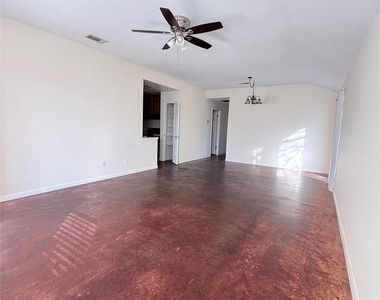 8621 Talyne Chaise Cir - Photo Thumbnail 9