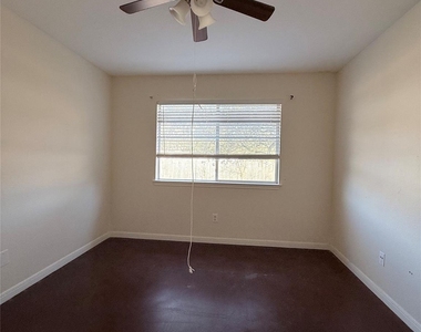 8621 Talyne Chaise Cir - Photo Thumbnail 32