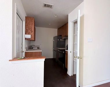 8621 Talyne Chaise Cir - Photo Thumbnail 10