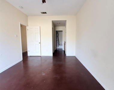 8621 Talyne Chaise Cir - Photo Thumbnail 27