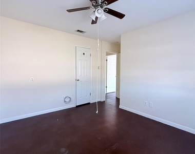 8621 Talyne Chaise Cir - Photo Thumbnail 33