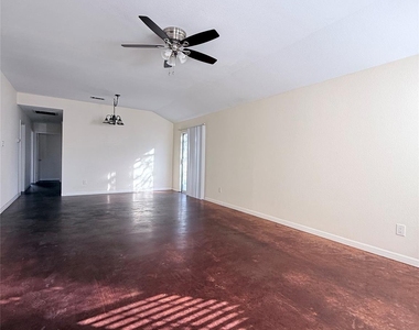 8621 Talyne Chaise Cir - Photo Thumbnail 23