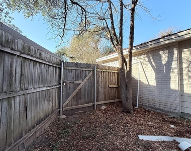 8621 Talyne Chaise Cir - Photo Thumbnail 39