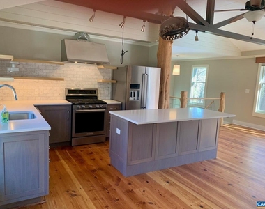 652 Ivy Hl - Photo Thumbnail 8