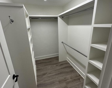652 Ivy Hl - Photo Thumbnail 7