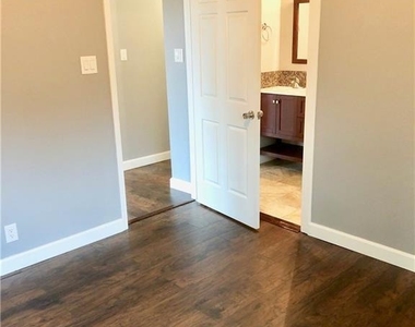 2414 Longview St - Photo Thumbnail 23