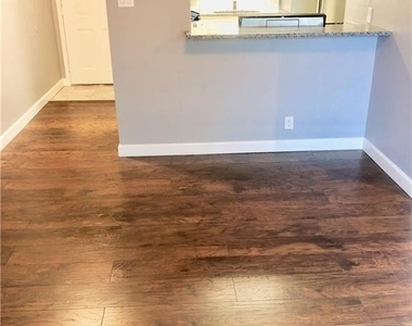 2414 Longview St - Photo Thumbnail 10
