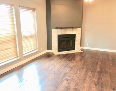 2414 Longview St - Photo Thumbnail 8