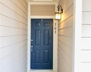 2414 Longview St - Photo Thumbnail 7