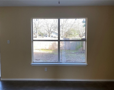 9609 Nightjar Dr - Photo Thumbnail 5