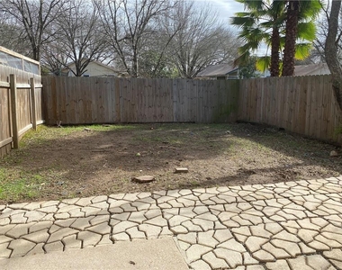 9609 Nightjar Dr - Photo Thumbnail 10