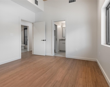 3515 Webberville Rd - Photo Thumbnail 10