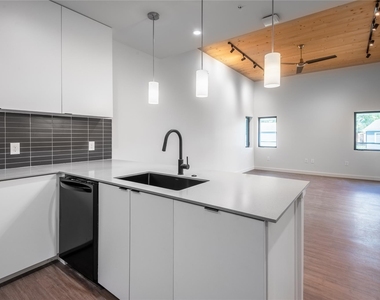 3515 Webberville Rd - Photo Thumbnail 7