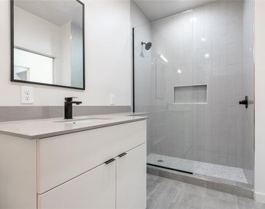 3515 Webberville Rd - Photo Thumbnail 6