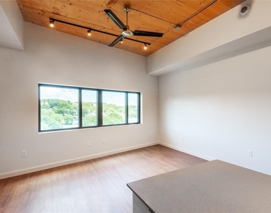 3515 Webberville Rd - Photo Thumbnail 4